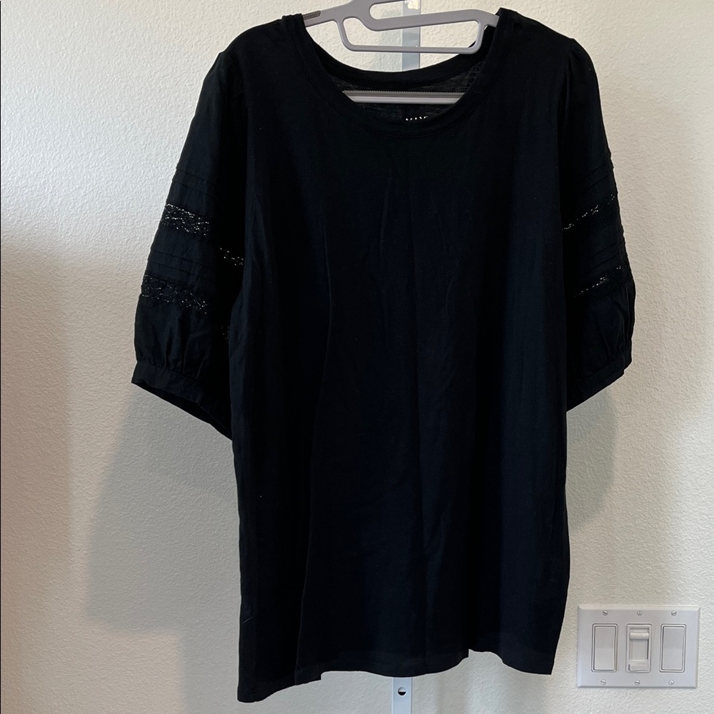 Ava & Viv Black Bubble Sleeve Top
